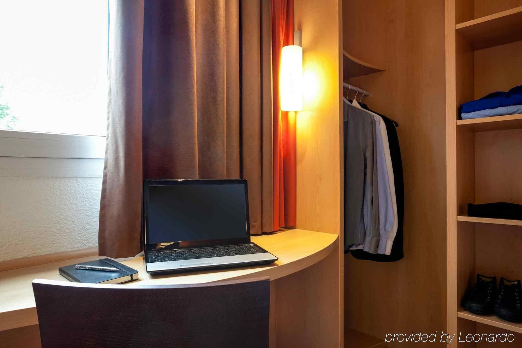 Ibis Biarritz Aeroport 3*